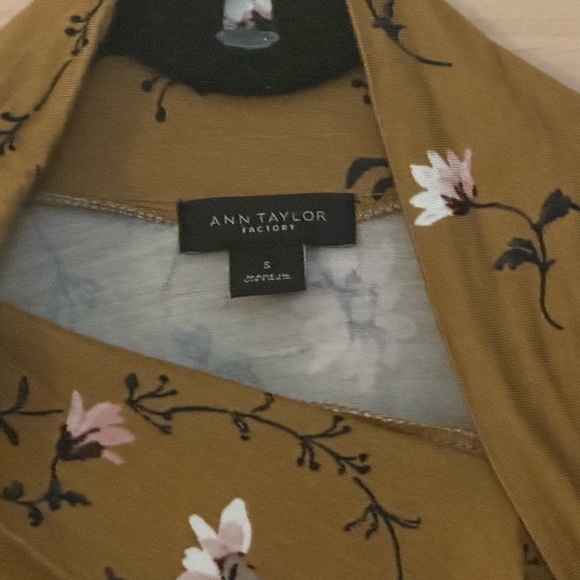 Ann Taylor Floral Tie Neck Shirt - Picture 2 of 3